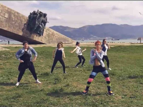 В Новороссийске трех девушек арестовали на 15 суток за танец у мемориала 