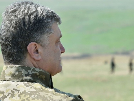 Порошенко: Каждый день перекрываются каналы, по которым из России пытаются экспортировать терроризм в Украину