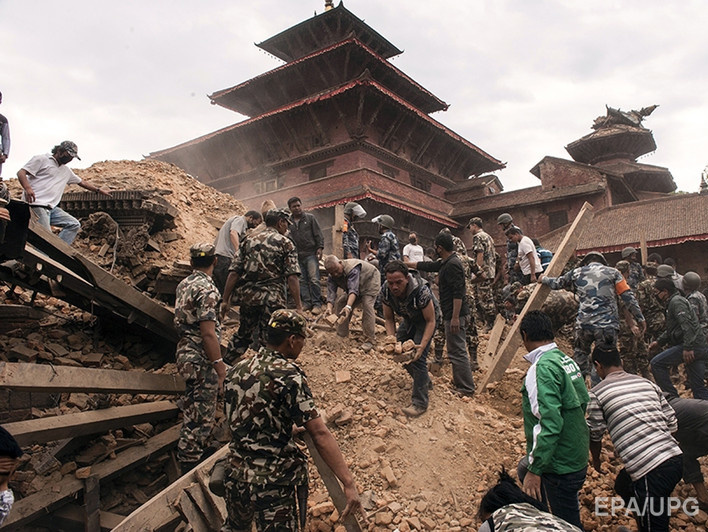 СМИ: Франция и Германия направят в Непал спасательные отряды