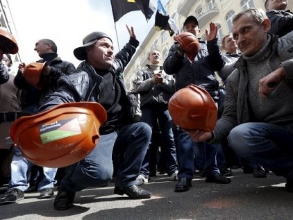 Аваков: Только половина митингующих в Киеве были настоящими шахтерами