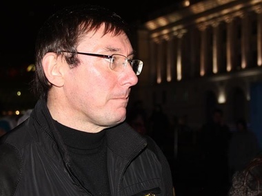 Луценко: Переговоры с Януковичем можно вести только о времени его отставки 