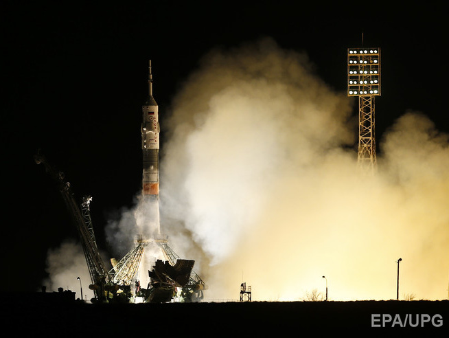 Российский "Прогресс" будет лететь к МКС двое суток из-за неисправности