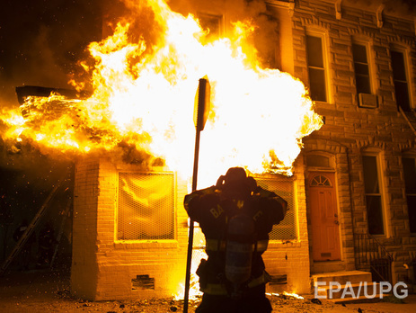 В Балтиморе в результате массовых беспорядков арестованы около 200 человек