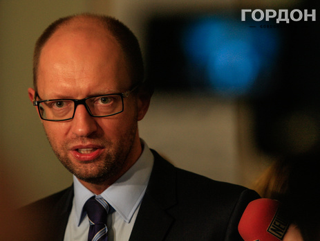 Яценюк о лесных пожарах возле ЧАЭС: Ситуация под контролем, до самой станции около 20 км