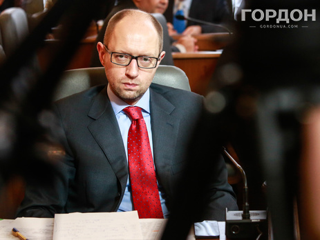 Яценюк: Изменений радиоактивного фона из-за пожара в 