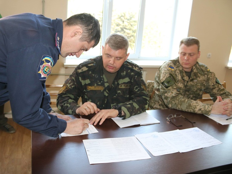 Аброськин: Уволившимся милиционерам будут присланы повестки