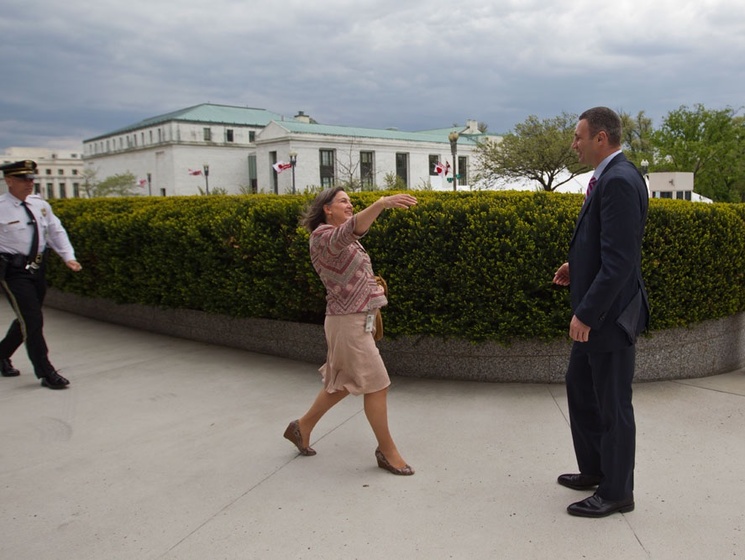 Кличко и Нуланд прогулялись в парке Рузвельта в Вашингтоне. Фоторепортаж