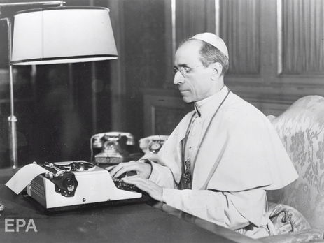Папа римський заявив, що відкриє архіви Ватикану часів Другої світової війни