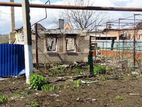 МВД: В результате обстрела Песок боевиками ранена местная жительница