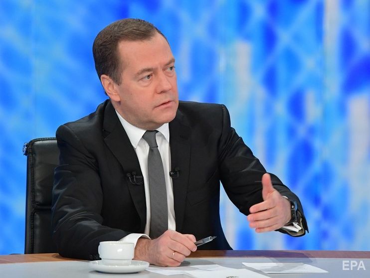 Медведев: Евросоюз как зачарованный следует за США и продолжает из года в год продлевать свои санкции. Воспитательный эффект – нулевой