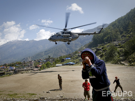 МИД: Украинский самолет эвакуирует из Непала около 100 человек