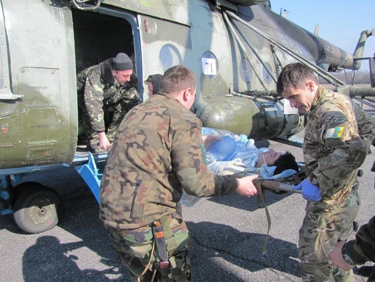 Минобороны: Военные врачи мобильного госпиталя в зоне АТО предоставили медпомощь 1300 пациентам