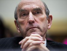 США могут ввести санкции против частных лиц за сотрудничество с режимом Мадуро