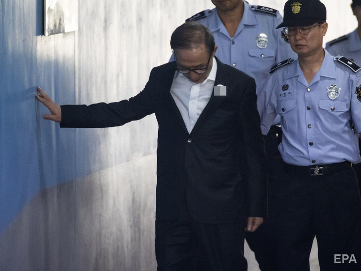 Экс-президента Южной Кореи, приговоренного к 15 годам заключения по обвинению в коррупции, выпустили под залог