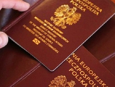 Поляки Донбасса попросили Коморовского предоставить им польское гражданство