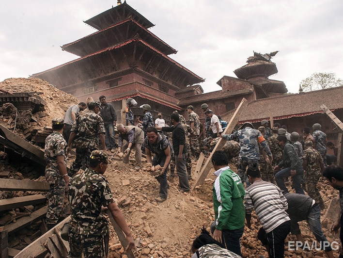 Количество жертв землетрясения в Непале увеличилось до 7,2 тыс. человек
