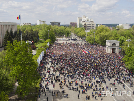 В Кишиневе проходит многотысячная антиправительственная акция протеста. Фоторепортаж