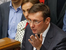 Луценко заявил о задержании двух человек, пытавшихся заплатить 5 млн грн нардепу Юрию Тимошенко за отказ баллотироваться в президенты