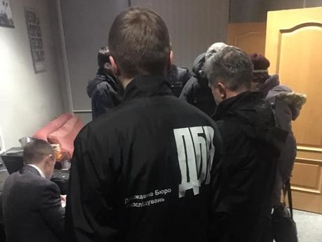 В ГПУ сообщили, что во время передачи денег нардепу Юрию Тимошенко задержан один человек, а второго разыскивают 