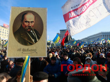 Воскресное вече на Майдане перенесено на 13.00