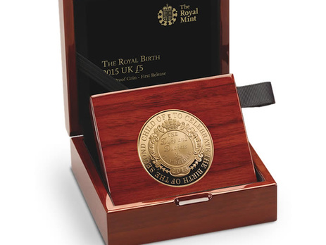 В Британии отчеканили монеты в честь новорожденной принцессы