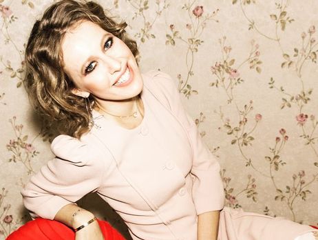 Собчак продемонстрировала ноги в глубоком разрезе