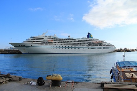 Кабмин вывел порты Крыма из числа международных 