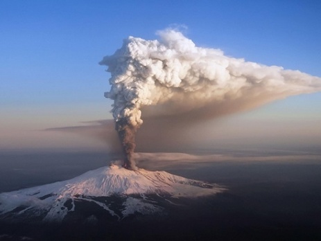 В Коста-Рике вулкан Турриальба заблокировал работу аэропорта
