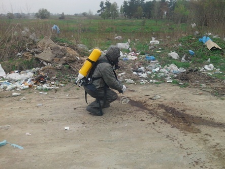 СМИ: В Сумской области на дорогу вылили опасные химикаты