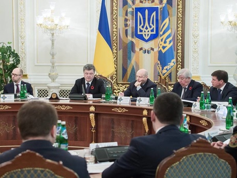 Порошенко: Численность пророссийских боевиков на Донбассе превышает 40 тыс. человек