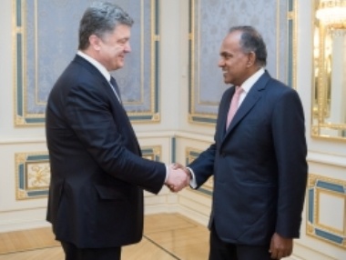 Глава МИД Сингапура Шанмугам заявил, что его страна осуждает аннексию Крыма и нарушение суверенитета других государств