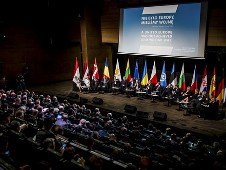 В Гданьске Порошенко призвал мировых лидеров отказаться от участия в 