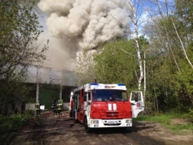 На северо-востоке Москвы полыхает пожар
