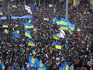 В Киеве на Народное вече собралось около 10 тысяч человек