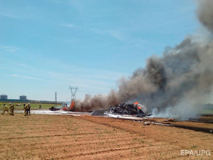СМИ: Военно-транспортный самолет, потерпевший катастрофу в Севилье, во время посадки зацепил линию электропередач