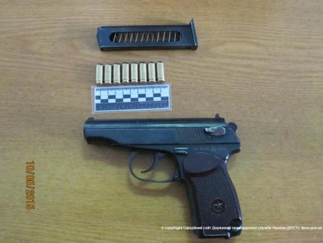 В Харьковской области пограничники обнаружили пистолет и патроны в автомобиле, который выезжал из Украины