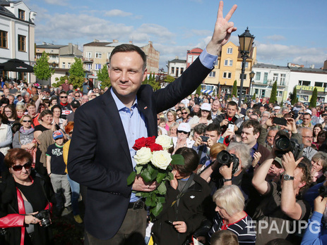 СМИ: Разрыв между Дудой и Коморовским сократился до 0,99%