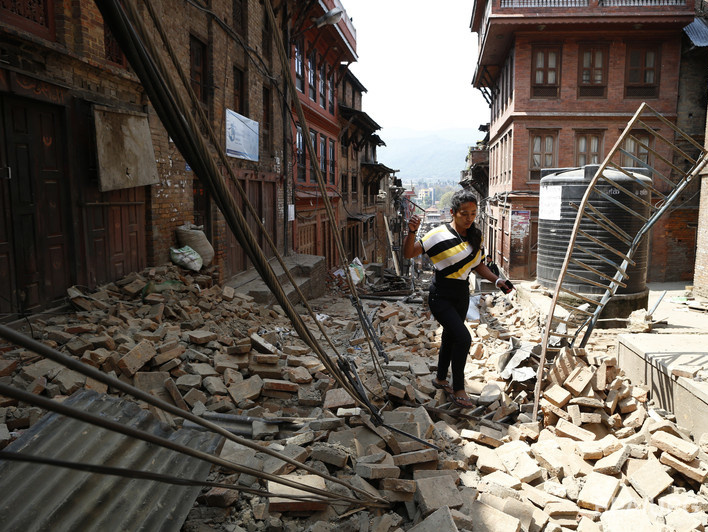 В результате землетрясения в Непале 12 мая погибли 65 человек