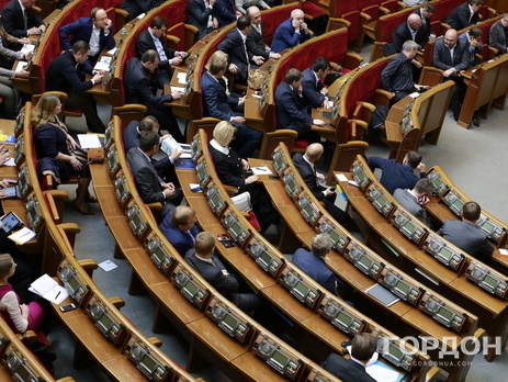 Рада приняла за основу законопроект о доступе СМИ к заседаниям парламентских комитетов