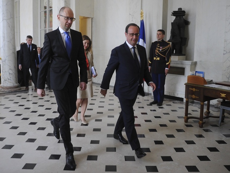 Яценюк и Олланд договорились провести осенью в Париже инвестиционный саммит