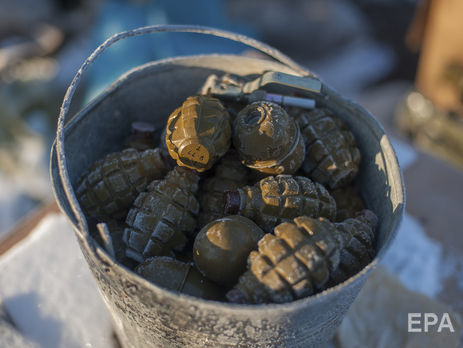 У Донецькій області військовослужбовець підірвав гранату в бліндажі, він і ще один боєць загинули – ЗМІ