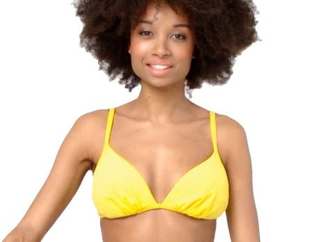 100 років еволюції купальників показали в короткому ролику. Відео