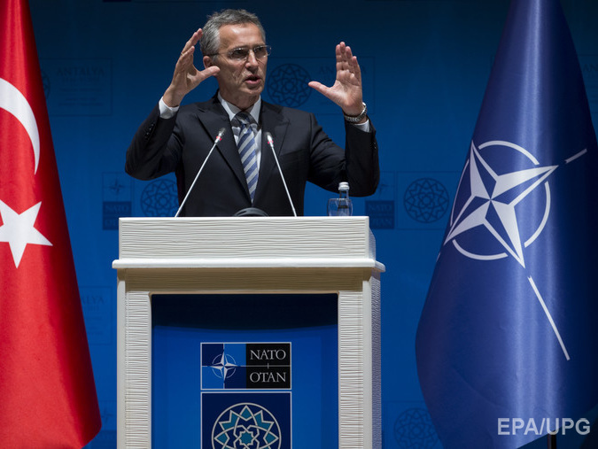 Столтенберг: НАТО обеспокоен возможным размещением в Крыму ядерного оружия 