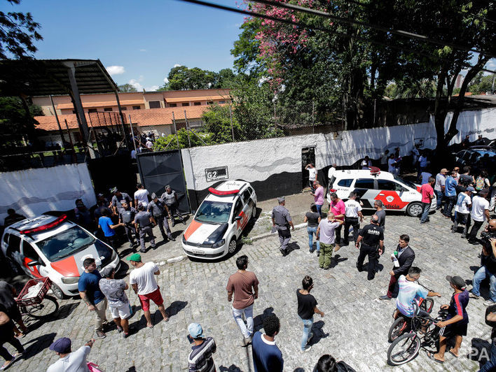 У Бразилії сталася стрілянина у школі. Нападники розстріляли вісьмох осіб і вкоротили собі віку