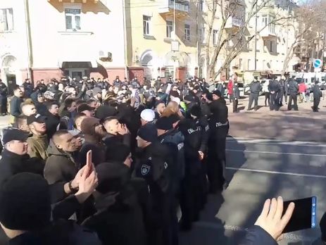 В Чернигове активисты "Нацкорпуса" пикетировали Порошенко