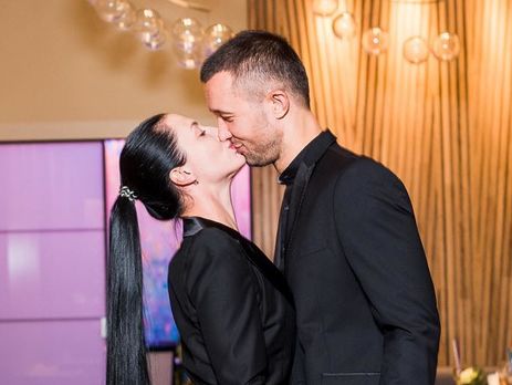 Вагітна третьою дитиною Бабкіна показала знімки в білизні