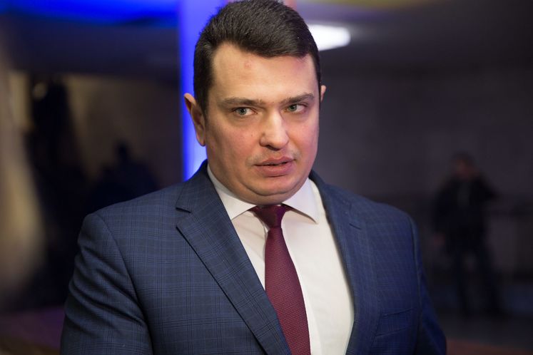 НАБУ отстранило двух детективов, которые фигурировали в расследовании Bihus.info о коррупции в "Укроборонпроме"