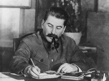 КПУ открыла памятник Сталину в Луцке