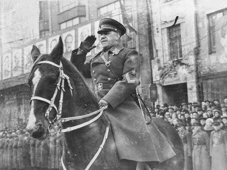 Мосийчук: В Киеве молодежь разбила памятную доску маршалу СССР Жукову