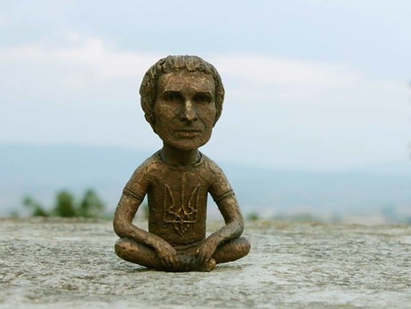 В Мукачево собираются установить мини-скульптуру Вакарчука. Фоторепортаж